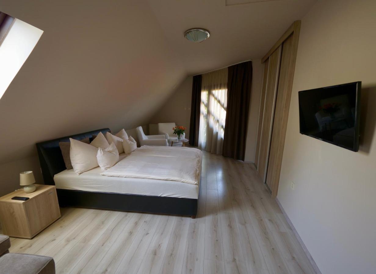 Rubin Apartman ซาลาคาโรส ภายนอก รูปภาพ