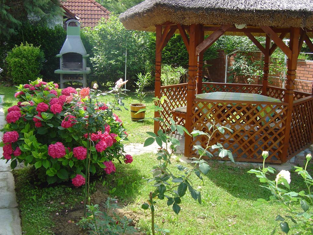 Rubin Apartman ซาลาคาโรส ภายนอก รูปภาพ