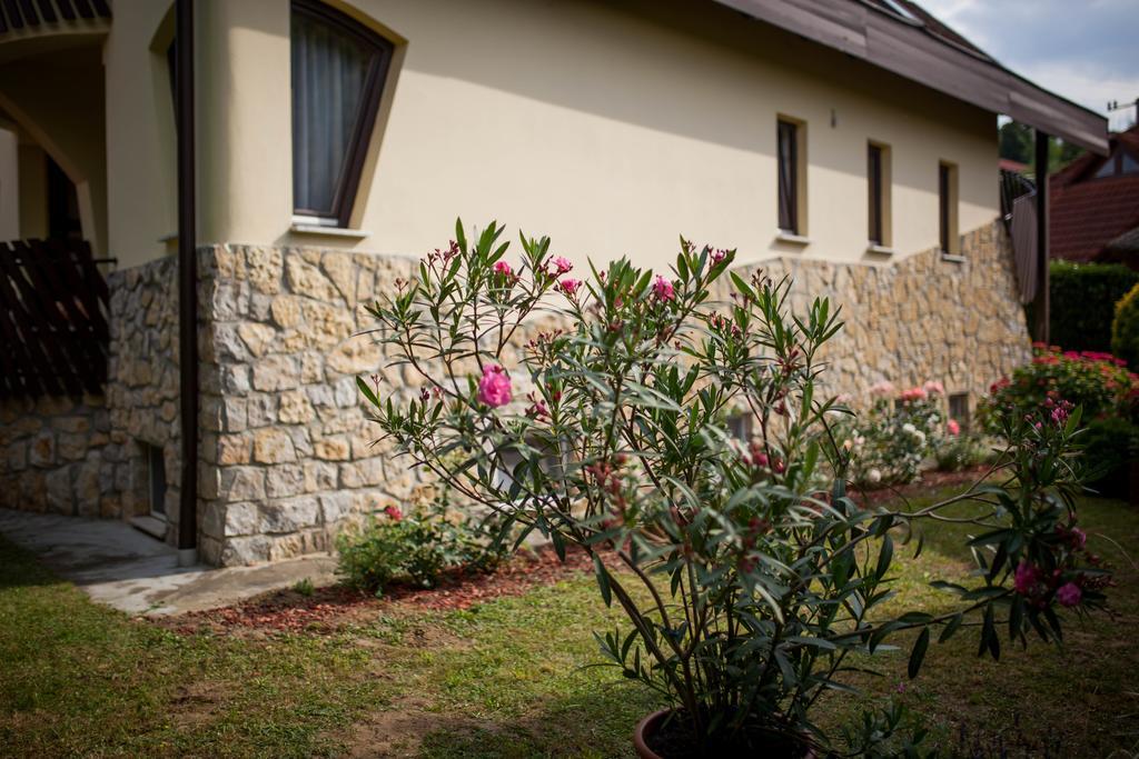 Rubin Apartman ซาลาคาโรส ภายนอก รูปภาพ