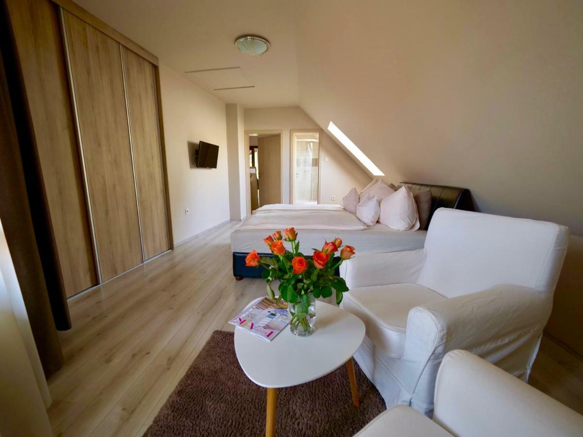 Rubin Apartman ซาลาคาโรส ภายนอก รูปภาพ
