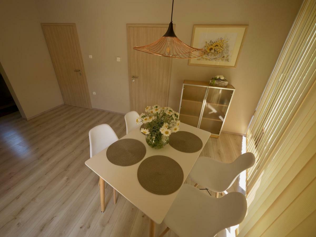 Rubin Apartman ซาลาคาโรส ภายนอก รูปภาพ