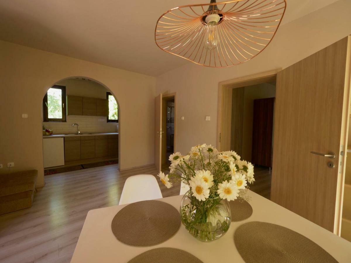 Rubin Apartman ซาลาคาโรส ภายนอก รูปภาพ