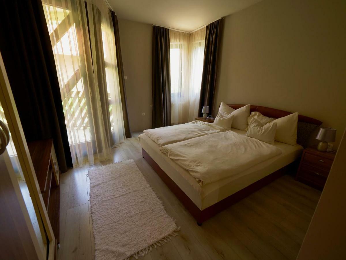 Rubin Apartman ซาลาคาโรส ภายนอก รูปภาพ