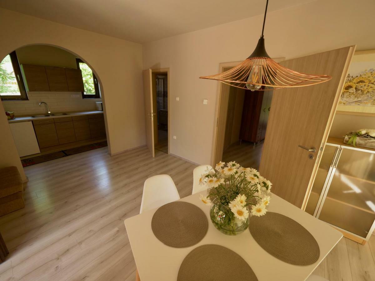 Rubin Apartman ซาลาคาโรส ภายนอก รูปภาพ